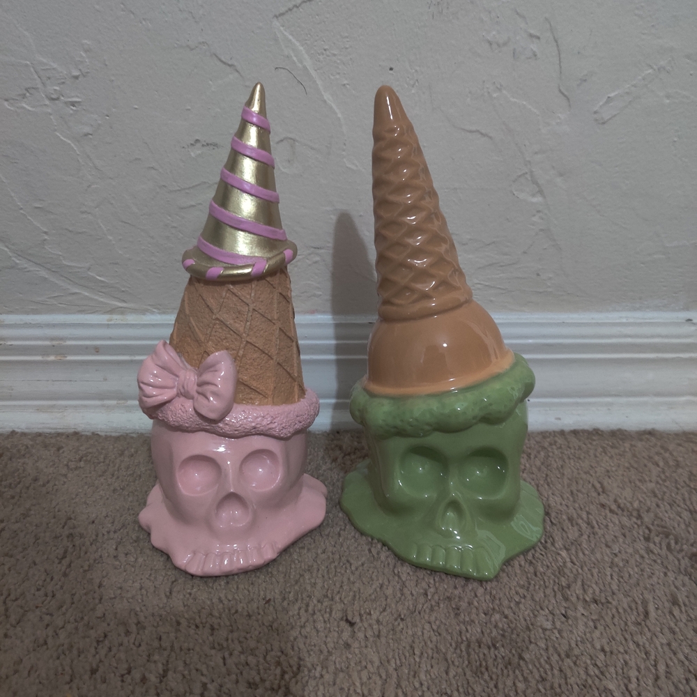 Halloween Summerween Melting Ice Cream Cone Skull Face Set